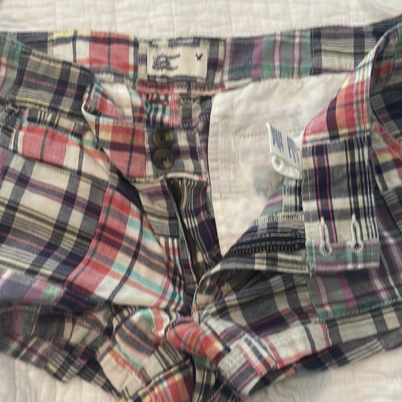 American Eagle shorts EUC no stretch. Low rise size 8 plaid patchwork - Picture 4 of 8